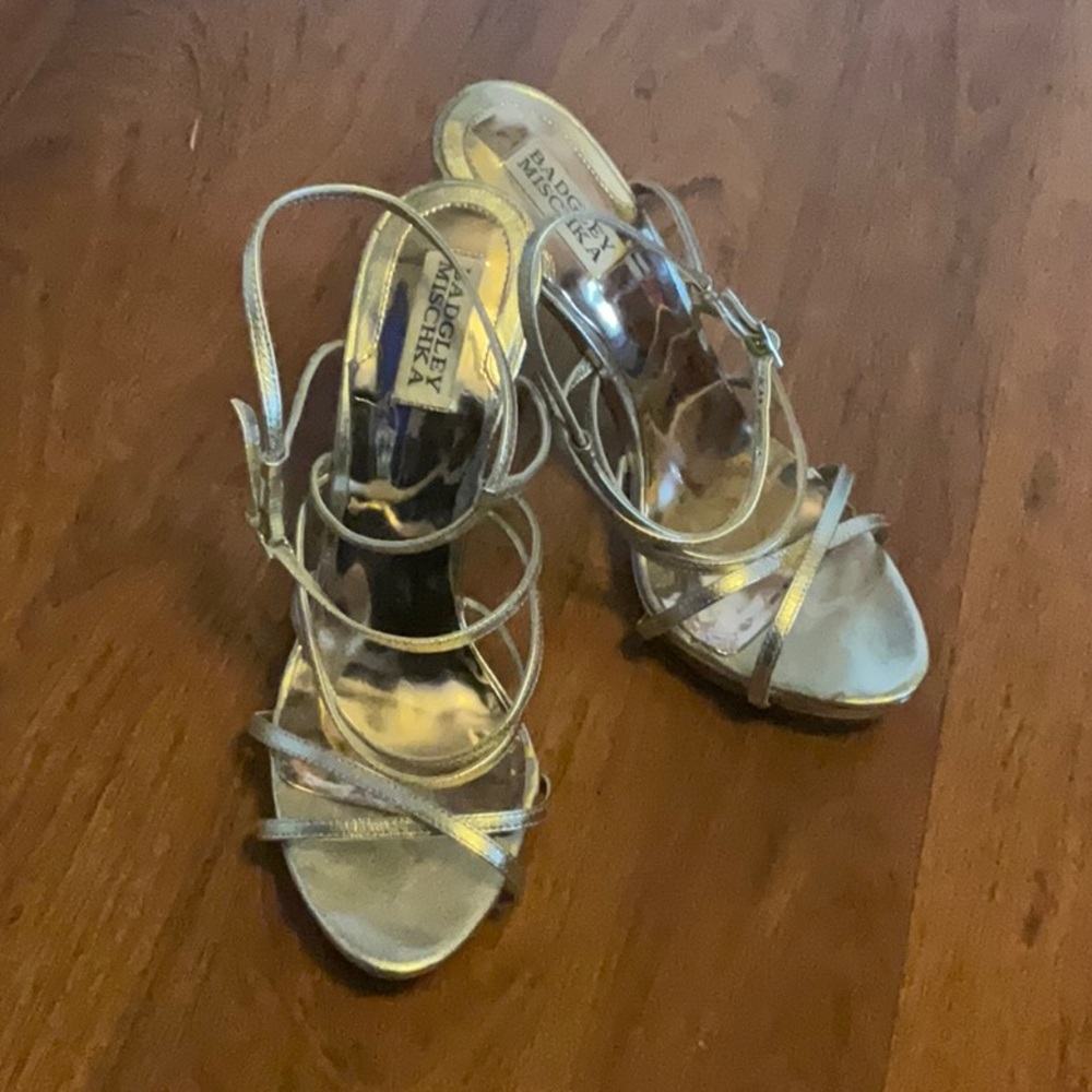 BADGLEY MISCHKA IDOL Metallic Gold Straps Heels Leather Sandals Size 8.5
